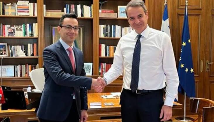 Σέρμπος εκτός Μαξίμου: Το ΦΕΚ έκλεισε τη θέση, όχι τα ερωτήματα