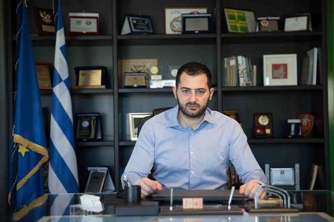 Κανένα «Νεπάλ», κύριε Σπανέ — η κάλπη και η λογοδοσία αρκούν