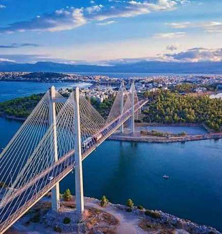 Χαλκίδα και Στερεά Ελλάδα σε συναγερμό: Φωτιά σταμάτησε τα τρένα, έργα παρέλυσαν την πόλη και τα νοσοκομεία ζητούν προσωπικό