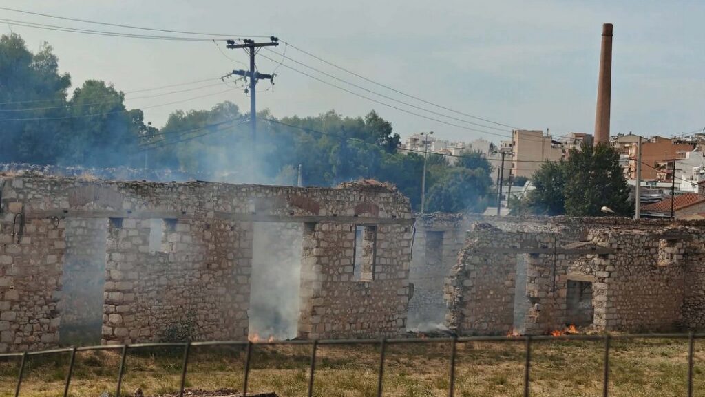 Χαλκίδα: Φωτιά και διακοπή ρεύματος στον Άγιο Στέφανο