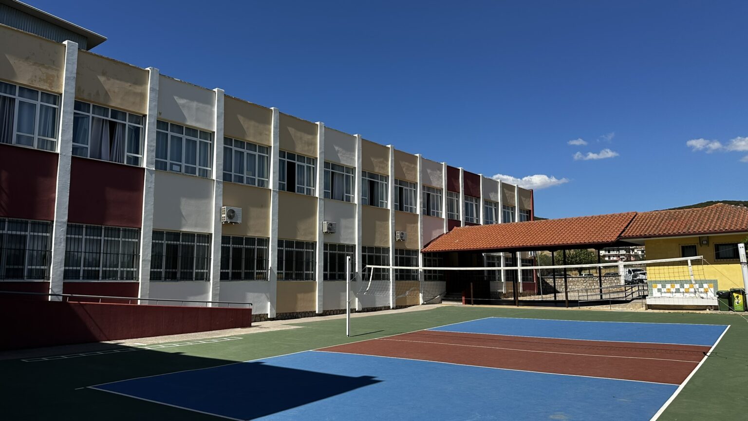 Μουσικό Σχολείο Λαμίας: Καταγγελίες για όρθιους μαθητές και ανεπαρκή δρομολόγια