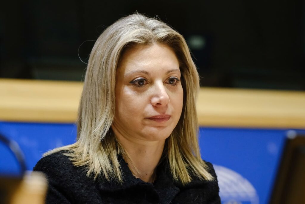 Μητσοτάκης και Σαμαράς μαλώνουν για τη ΝΔ — η χώρα χρειάζεται την Καρυστιανού στο τιμόνι