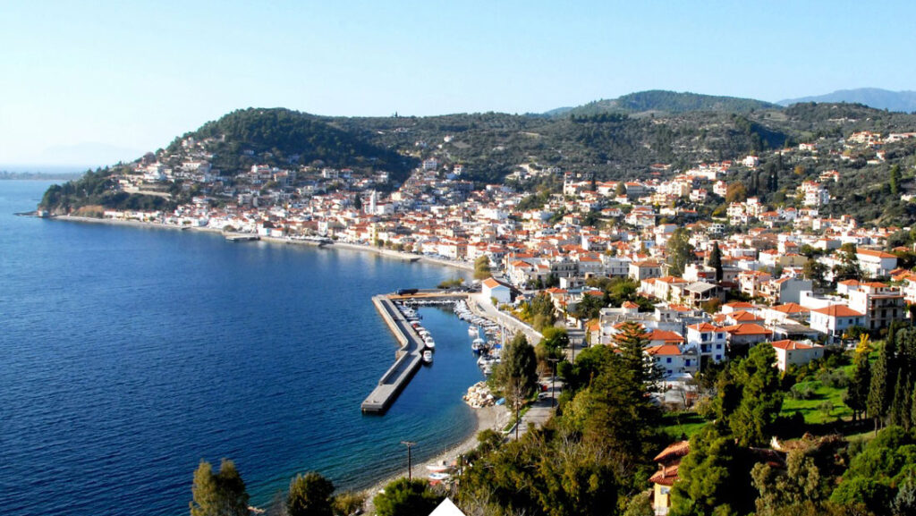 Λίμνη: Η ανάπλαση ξεκίνησε, η διαφωνία παραμένει – Καταγγελίες Ψαρρού και διάψευση για τα δέντρα