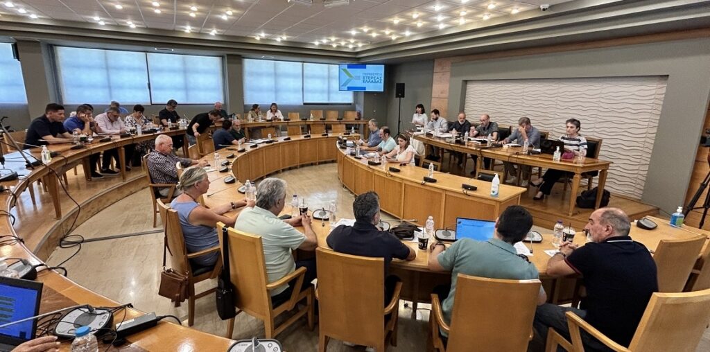 Στερεά Ελλάδα: Πυρκαγιές και χρηματοδότηση της Athens Flying Week στο Περιφερειακό Συμβούλιο