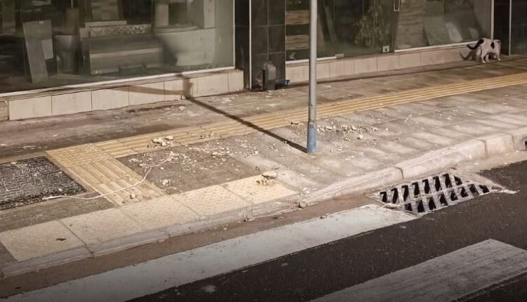 Χαλκίδα: Κομμάτια μπαλκονιού έπεσαν ενώ περνούσαν μαθητές