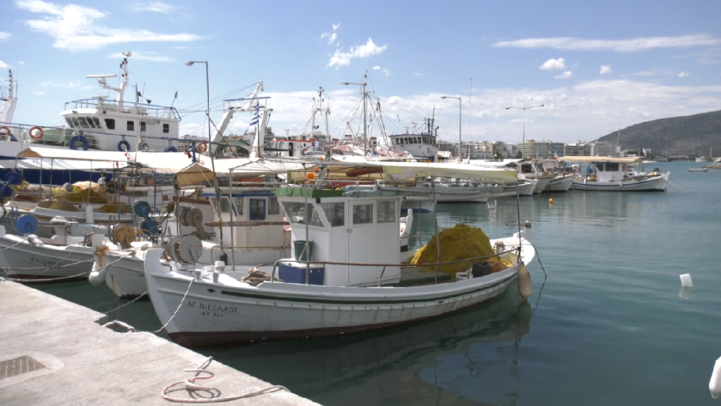 Χαλκίδα: Οι ψαράδες έδεσαν τα καΐκια και έκλεισαν την Ιχθυόσκαλα