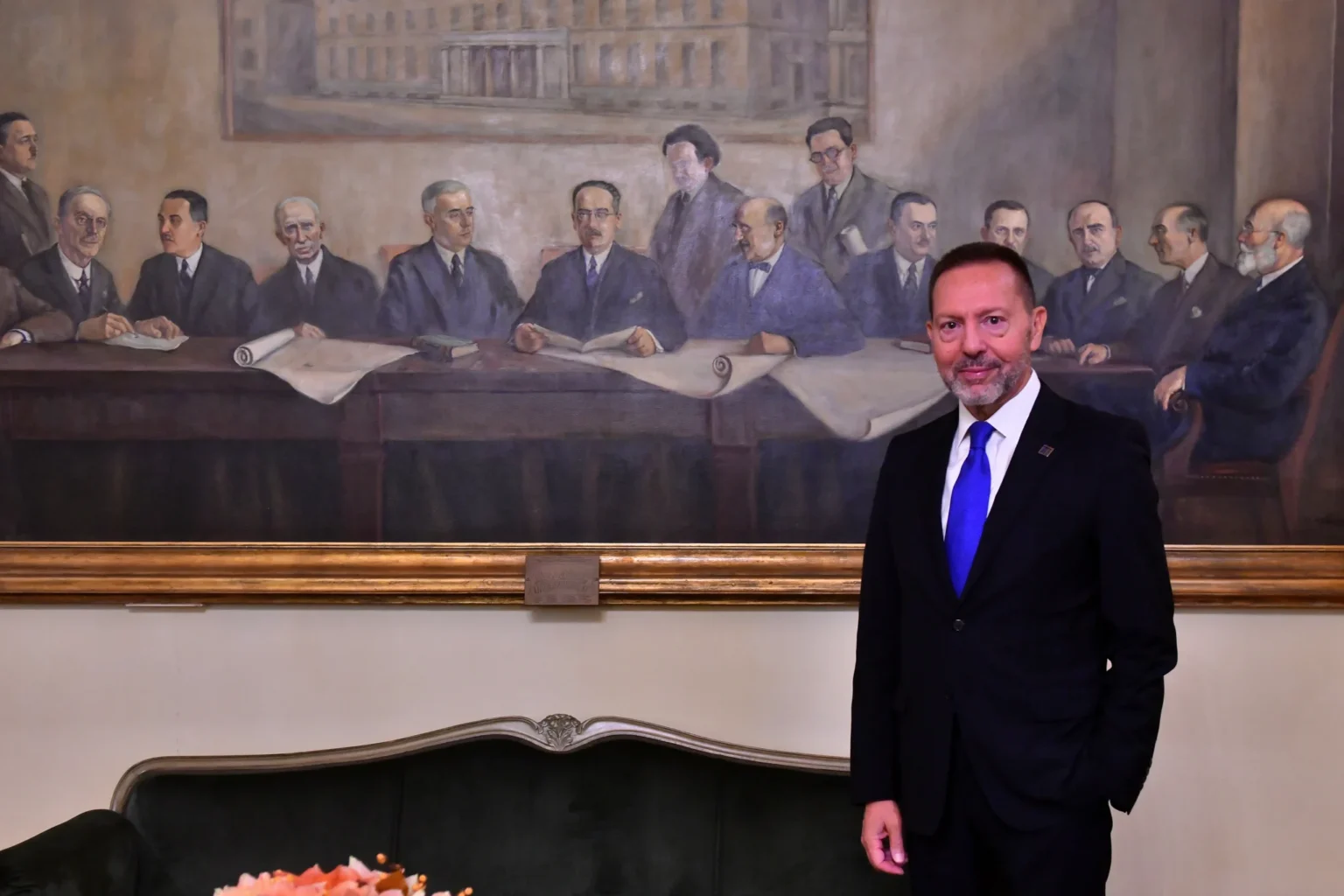 Κύριε Στουρνάρα, η διαφάνεια δεν εξαντλείται στις τηλεοπτικές διαβεβαιώσεις