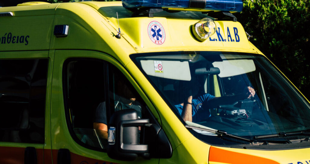 Βοιωτία: Ερώτηση Πούλου στη Βουλή για ελλείψεις ασθενοφόρων και προσωπικού στο ΕΚΑΒ