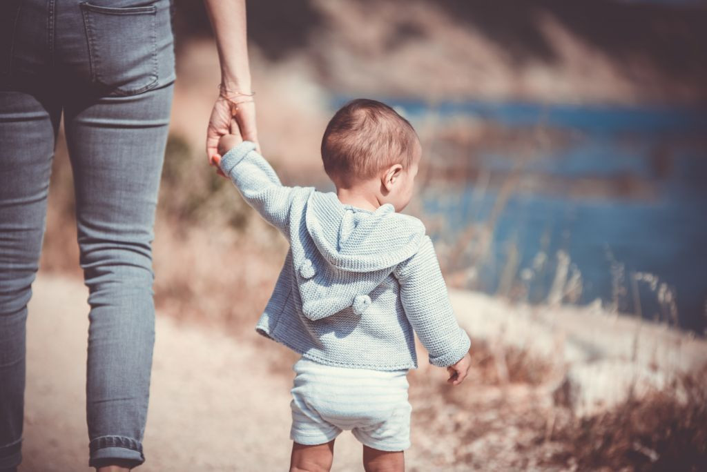 Δωρίδα: Διοικητική προσφυγή για τον αποκλεισμό μονογονεϊκών οικογενειών από το επίδομα γέννησης