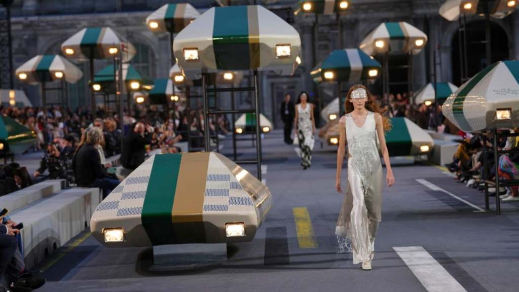 Louis Vuitton S/S 2027: Μια ωδή στην ελευθερία και την κίνηση από τον Nicolas Ghesquière