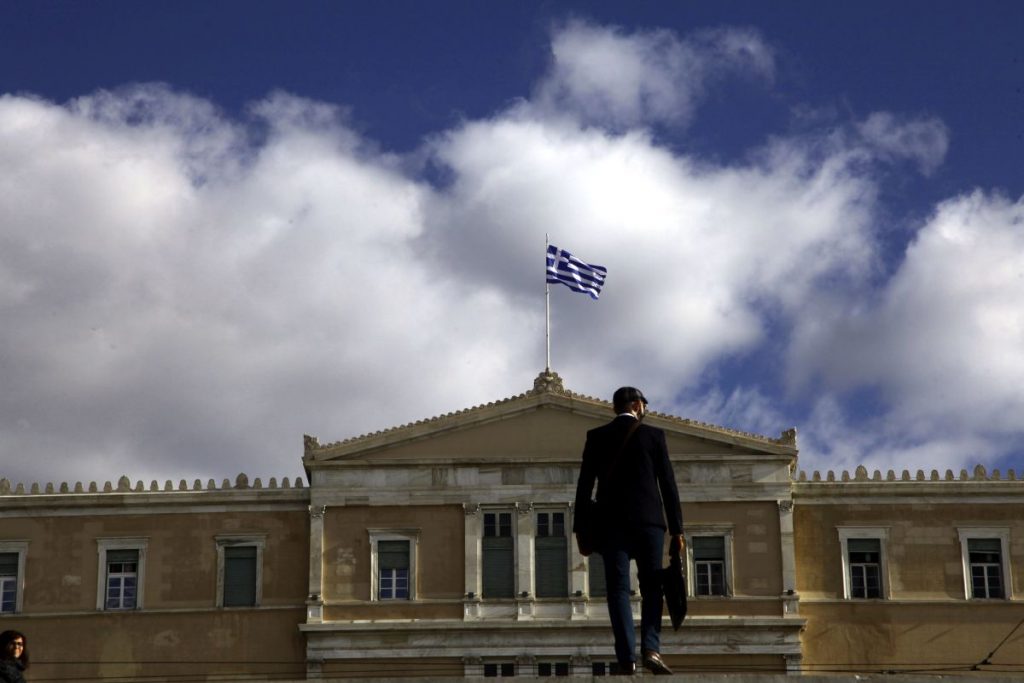 Μπόνους για να πάνε στη δουλειά τους; Η Βουλή και το πανάκριβο αυτονόητο